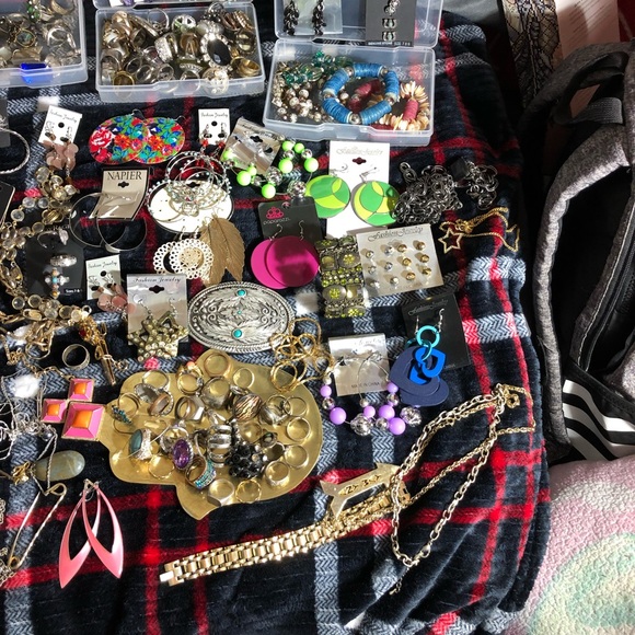 Meet your Posher, Pam - Picture 3 of 16